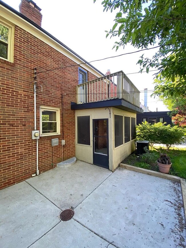 Porch - 2475 Channing Rd