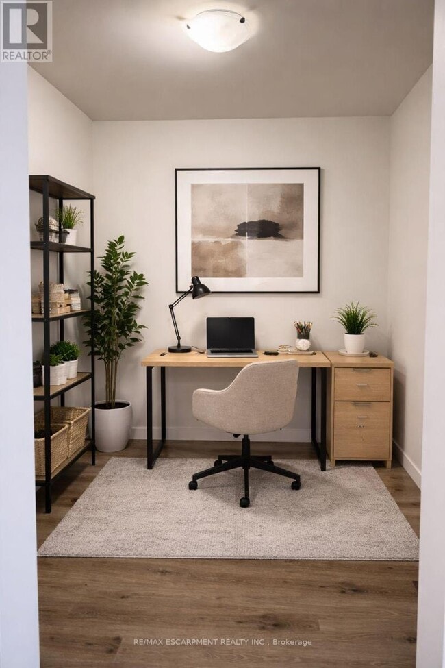 Building Photo - 461 Green Rd