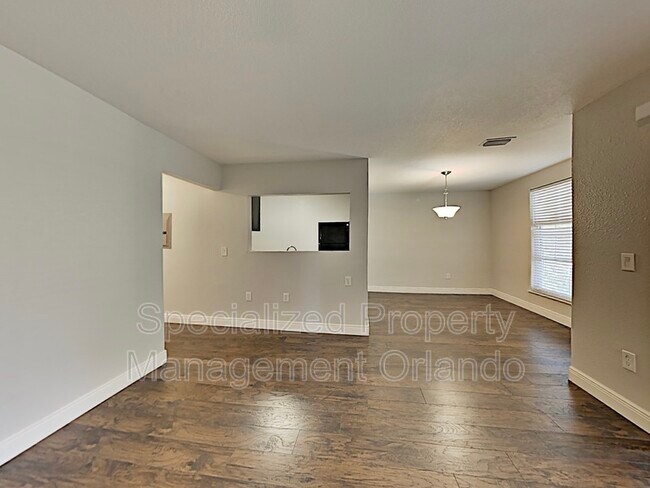 Foto del edificio - 3979 Versailles Dr