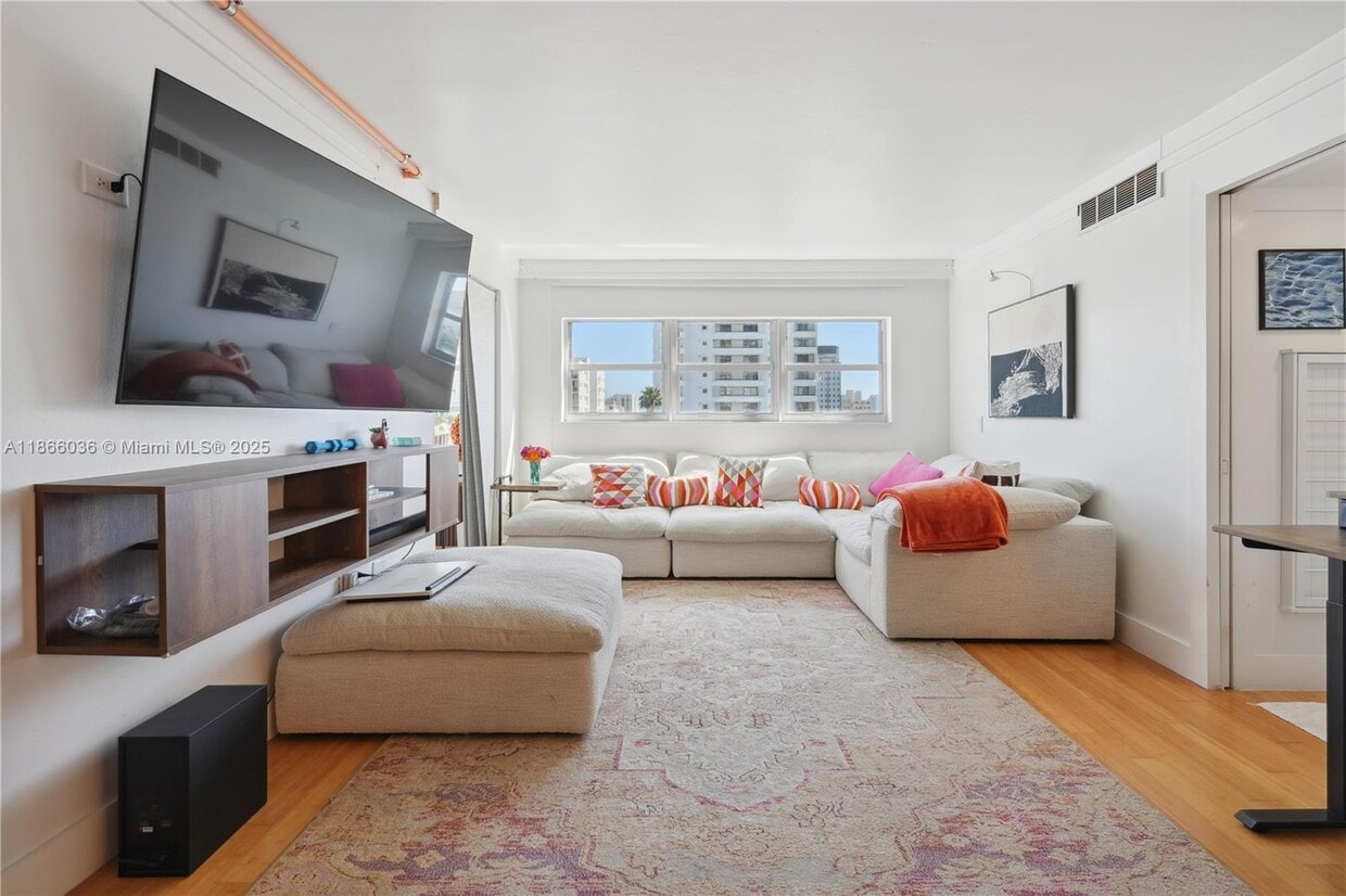 Foto principal - 1881 Washington Ave