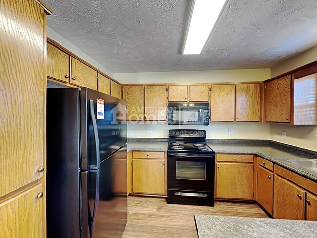 Building Photo - 427 Parrish Hill