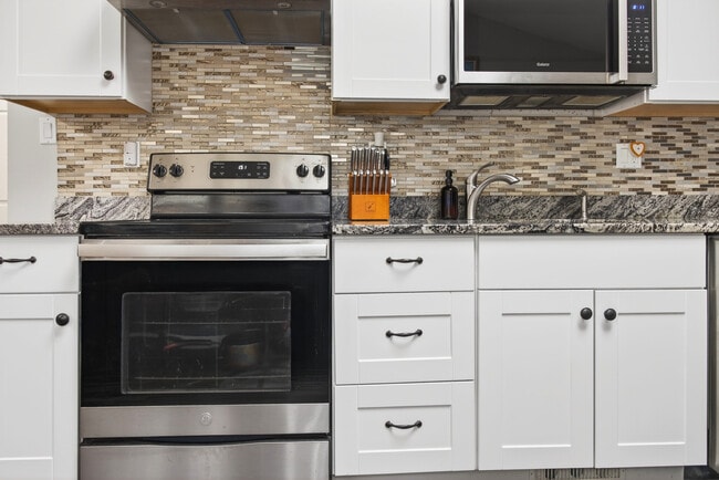 Building Photo - 80 Algonquin Dr