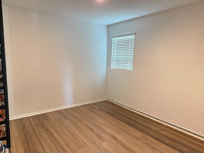 Building Photo - 404 Golden Grove Pkwy