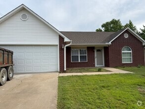 Building Photo - 820 Sandstone Dr