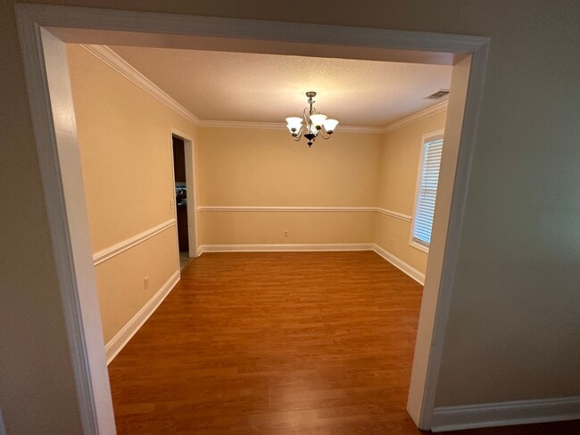 Foto del edificio - 789 Spence Dr