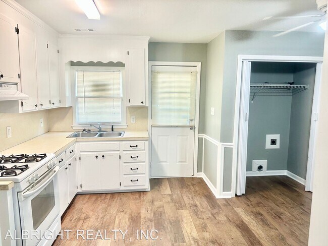 Building Photo - 2 br, 1 bath House - 139 BYNUM AVENUE