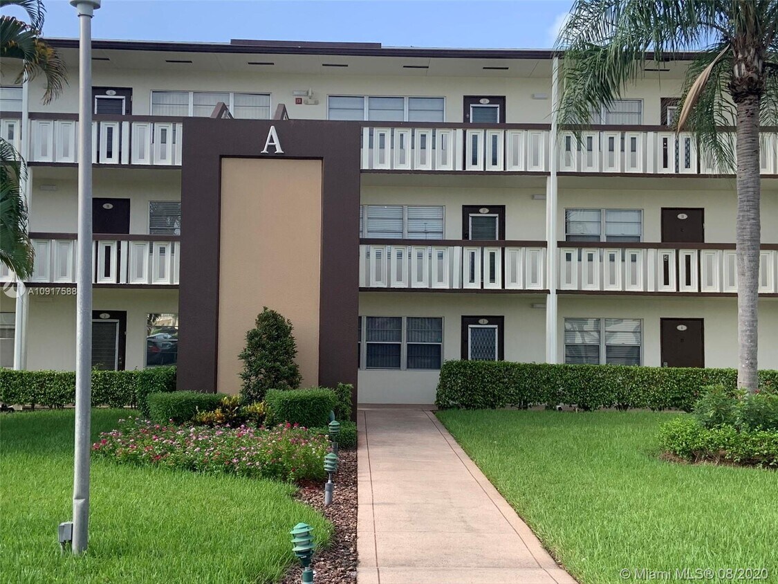 31 Suffolk A Unit 31, Boca Raton, FL 33434 Condo for Rent in Boca