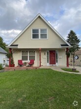 Building Photo - 3238 S 60th St