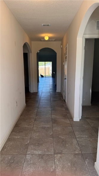 Foto del edificio - 1650 Quaker Ln