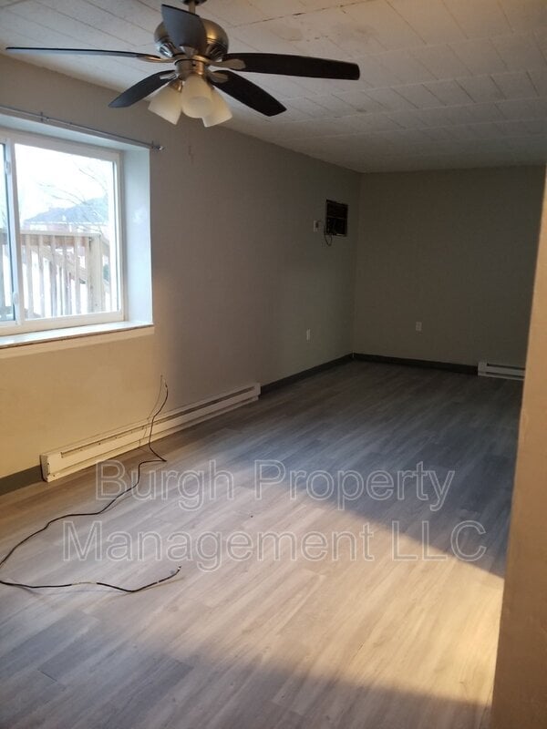 Building Photo - 634 Southcrest Dr
