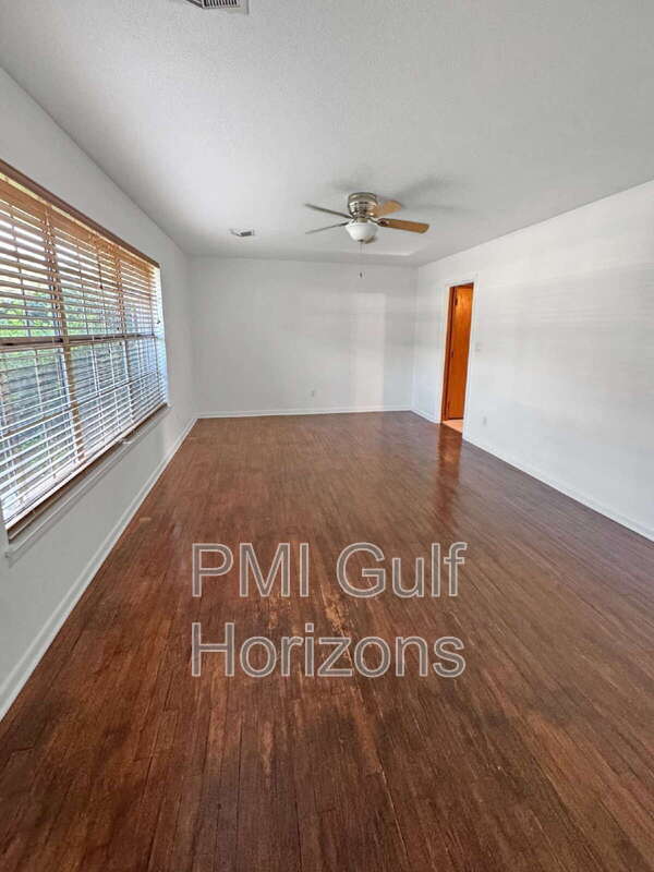 Foto del edificio - 8053 Malibu Cir