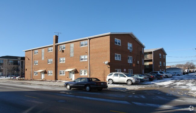 Foto del edificio - 6251-6255 S Mason Ave