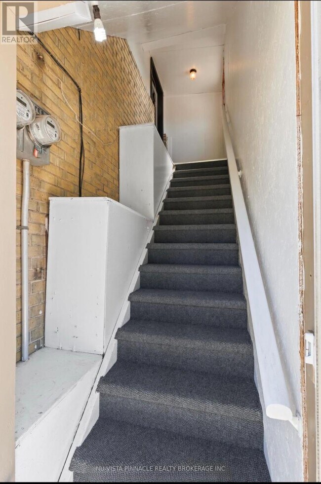 Photo du bâtiment - 7065 Longwoods Rd