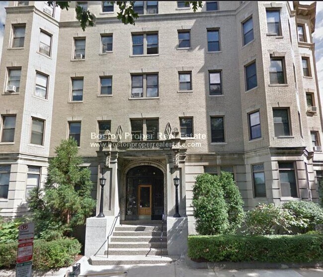50 Charlesgate E, Boston, MA 02215 Condo for Rent in Boston, MA