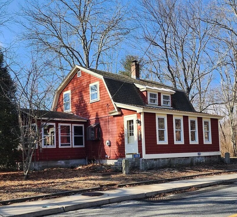Primary Photo - 160 Rivulet St