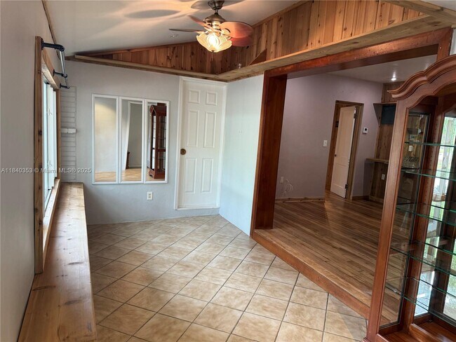 Foto del edificio - 612 SW 11th Ct