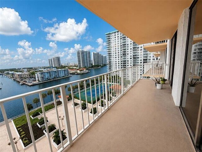 Foto del edificio - 290 174th St
