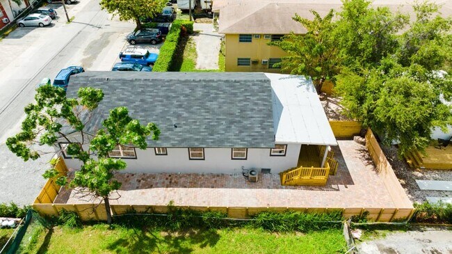Foto del edificio - 2135 SW 4th St