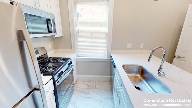 Foto del edificio - 267 E Cottage St