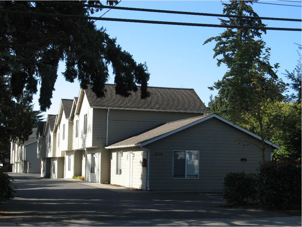 Primary Photo - Maplewood Apartments