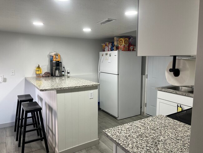 Foto del edificio - 1202 N 250 E