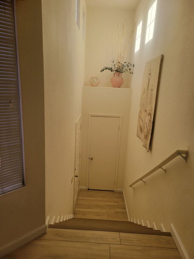 Building Photo - Furnished Long  Term Condo