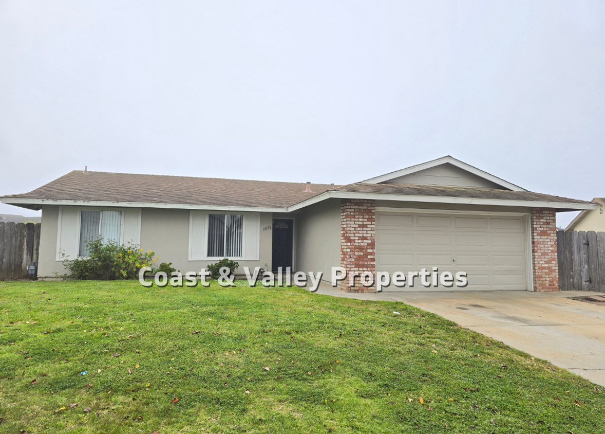 Primary Photo - Salinas Home for RENT!!!