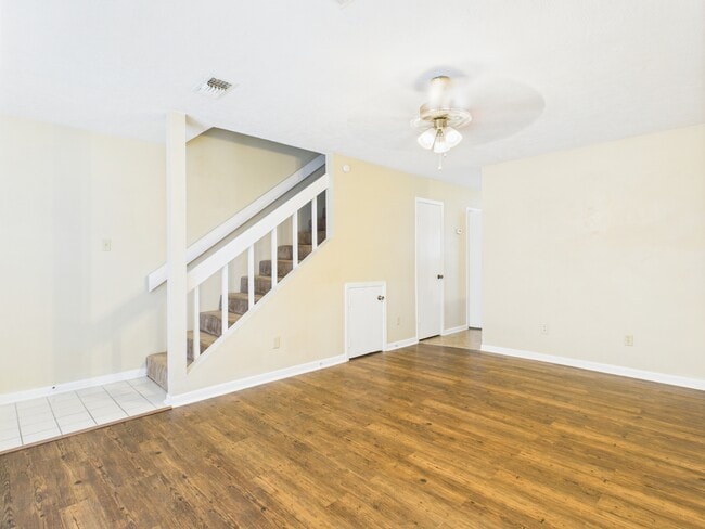 Building Photo - 700 San Pedro Dr