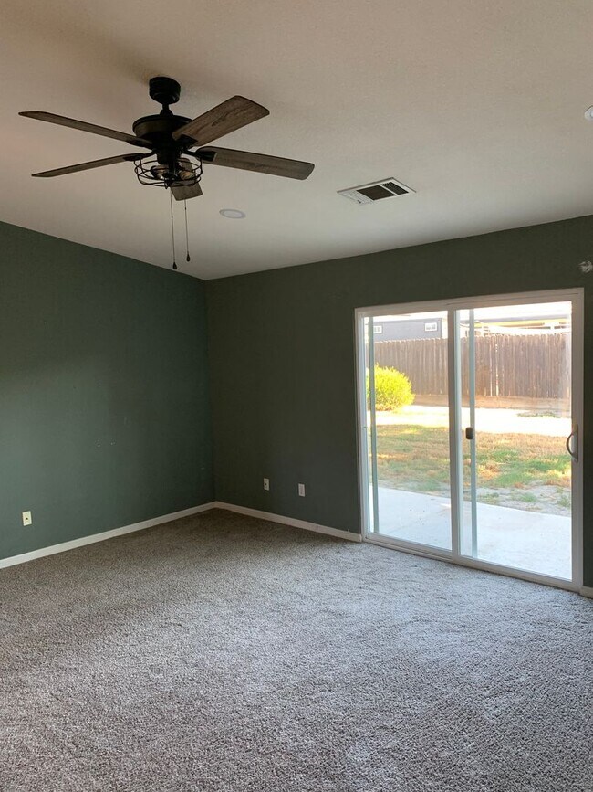 Foto del edificio - 3 Bedroom 2 Bath Home