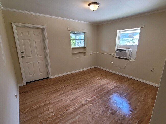 Foto del edificio - 1414 N Lake View Ave