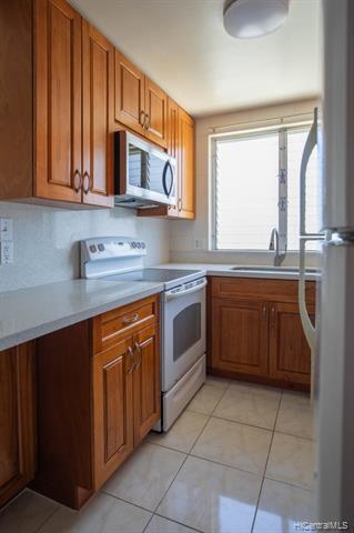 Building Photo - 1555 Pohaku St