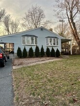 Building Photo - 226 Tree Rd