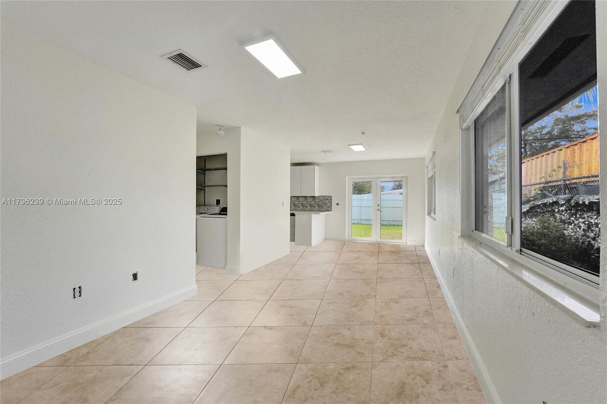 Primary Photo - 1154 NW 103rd St