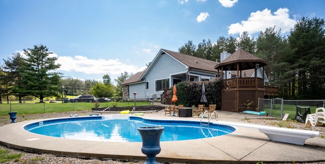 Foto del edificio - 9740 Purcell Hill Rd