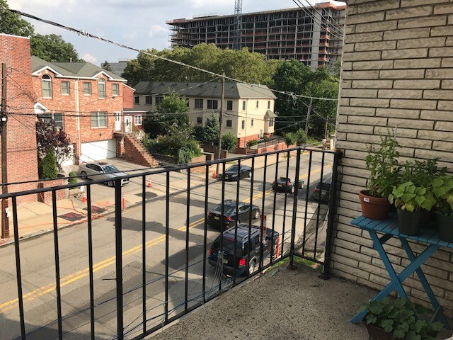 Foto del edificio - 349 Gorge Rd