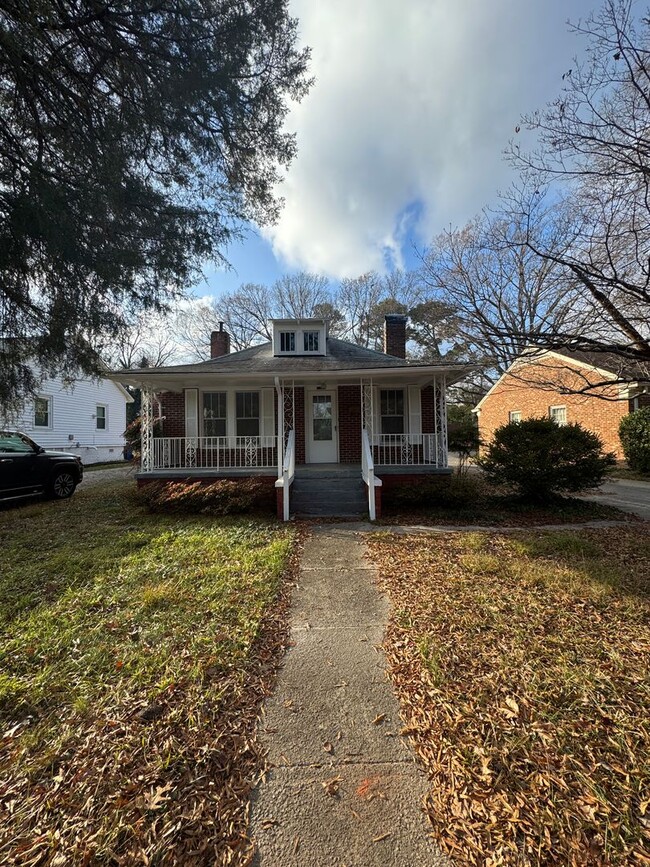 Building Photo - 1 Bedroom House on Oberlin Rd. in Raleigh