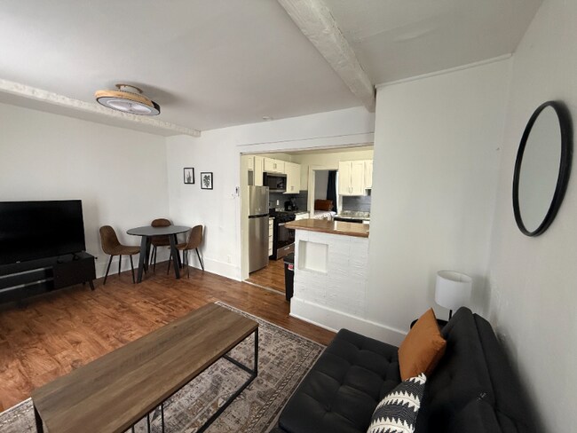 Foto del edificio - 104 E William St