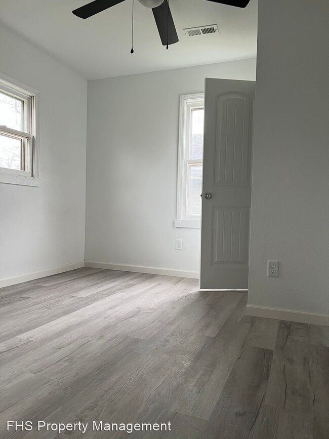 Building Photo - 2 br, 1 bath House - 3015 W Lincoln