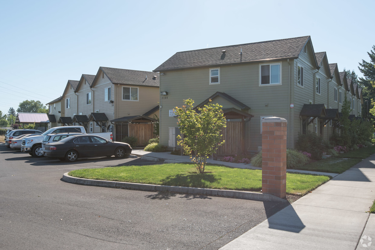 Primary Photo - Jacobs Drive Apartments