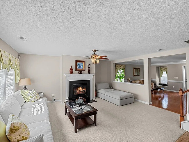 Building Photo - Earn Wealth While Leasing - Like a Homeowner - Lease to Own