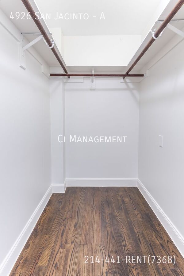 Foto del edificio - 4926 San Jacinto St