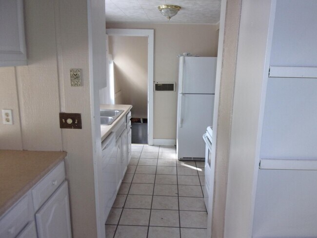 Building Photo - 5167 Stow Rd
