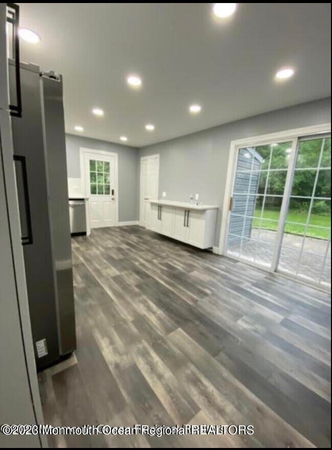 Foto del edificio - 437 Redmond Ave