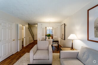 Interior Photo - Laguna Gardens