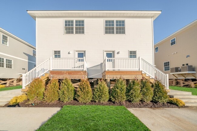 Building Photo - 2852 Ocean Ave