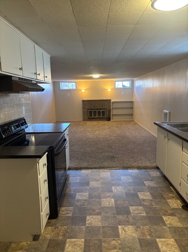 Building Photo - 3628 E 16th Ave