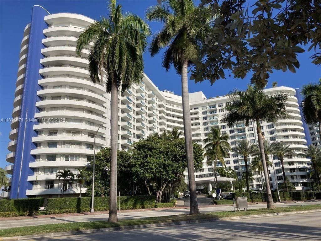 Foto principal - 5161 Collins Ave