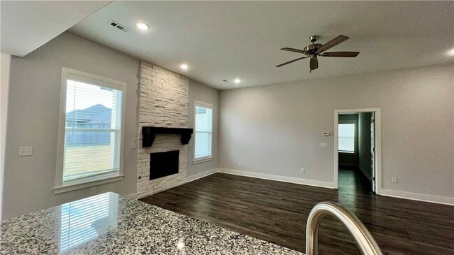 Foto del edificio - 331 W Taverner Xing