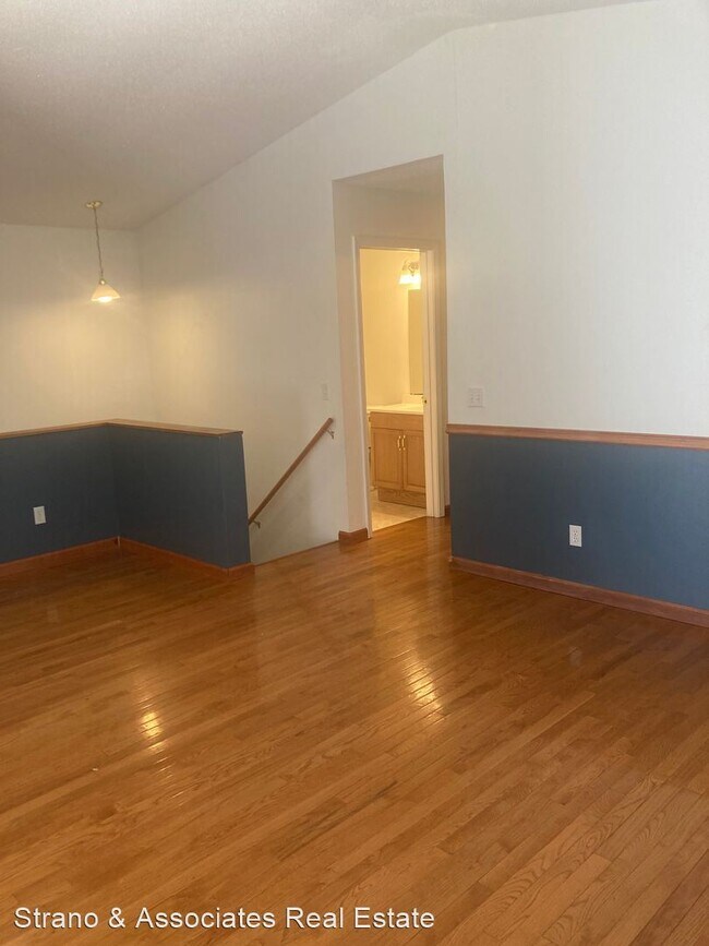 Building Photo - 3 br, 2.5 bath House - 16 Saddlewood Lane