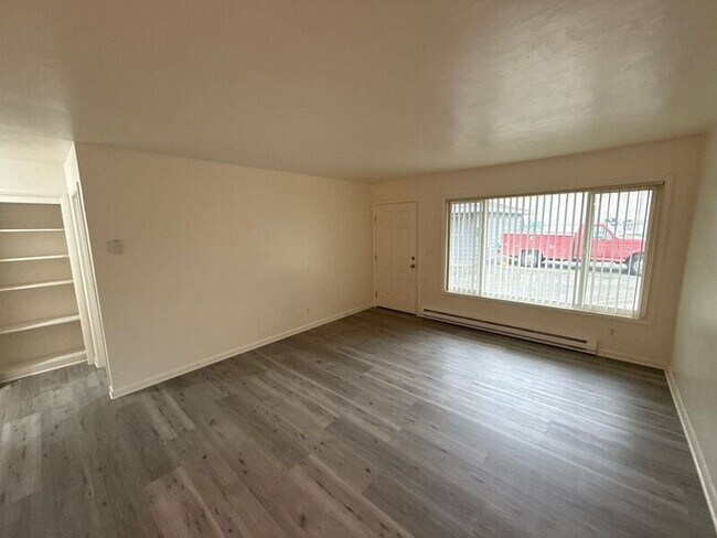 Building Photo - 1835 Beach Ave NE